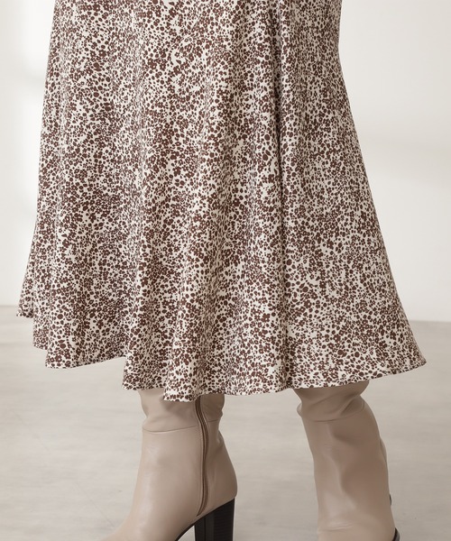 N.(N. Natural Beauty Basic)(エヌエヌナチュラルビューティーベーシック)の「◆バイカラーフラワープリントペプラムスカート(スカート・レディース・ホワイト系その他/ブラック系その他・MEDIUM)」の9枚目の写真
