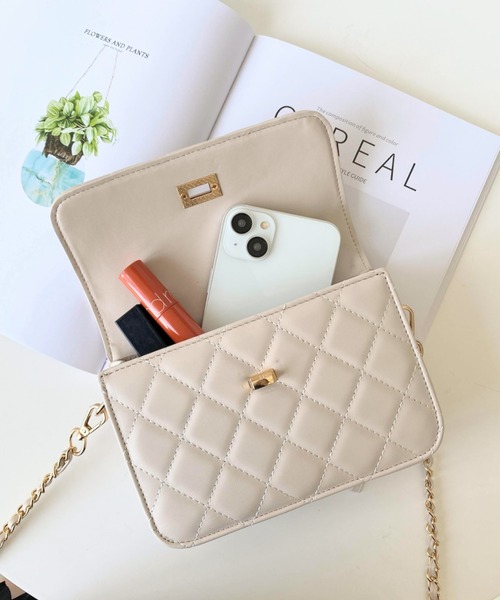 moment+(モーメントプラス)の「フェイクレザーキルティング チェーンショルダーバッグ(ショルダーバッグ・レディース・ブラック/オフホワイト/オレンジ/グリーン/アイボリー/ブルー/ベージュ/ボルドー/ブラウン・FREE)」の14枚目の写真