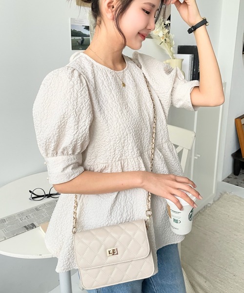 moment+(モーメントプラス)の「フェイクレザーキルティング チェーンショルダーバッグ(ショルダーバッグ・レディース・ブラック/オフホワイト/オレンジ/グリーン/アイボリー/ブルー/ベージュ/ボルドー/ブラウン・FREE)」の21枚目の写真