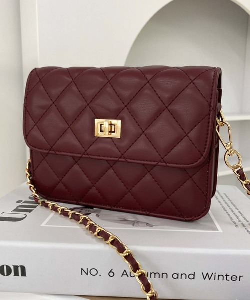 moment+(モーメントプラス)の「フェイクレザーキルティング チェーンショルダーバッグ(ショルダーバッグ・レディース・ブラック/オフホワイト/オレンジ/グリーン/アイボリー/ブルー/ベージュ/ボルドー/ブラウン・FREE)」の15枚目の写真