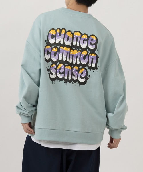 SlashDate（スラッシュデイト）の「ドロップショルダーグラフィックロゴスウェット/ビッグシルエット/バックプリント（スウェット・メンズ・アッシュグレー/ブラック/サックスブルー/イエロー/グリーン/グレー系その他・M/L）」の2枚目の写真