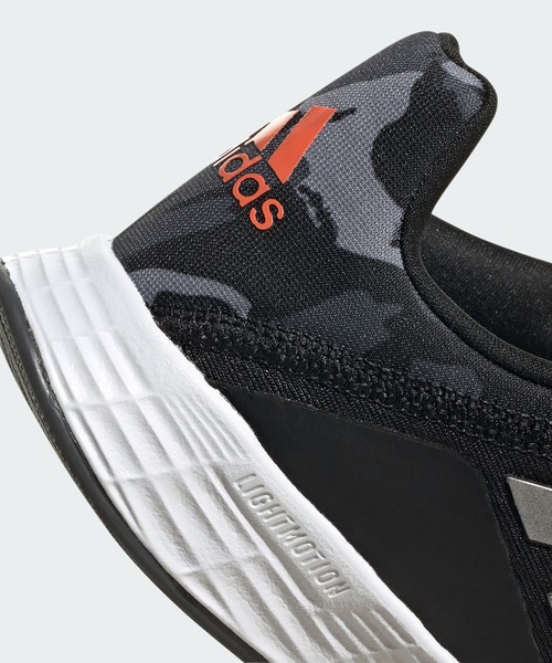 adidas（アディダス）の「デュラモ SL [Duramo SL] アディダス (キッズ／子供用)（スニーカー・キッズ・ブラック×シルバー・18cm/17.0cm/19.0cm/20.0cm/21.0cm/20.5cm/17.5cm/21.5cm/18.5cm/19.5cm）」の6枚目の写真