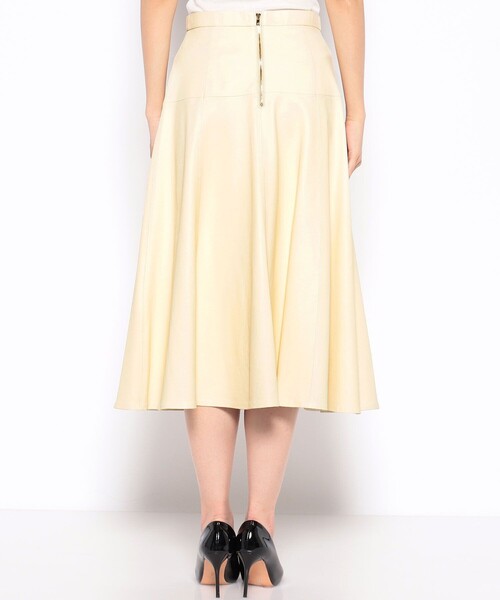 ANAYI（アナイ）の「ライトラムレザーフレア スカート（スカート・レディース・ライトブルー/イエロー・38/36/34）」の20枚目の写真