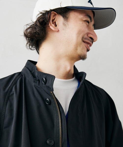 JOURNAL STANDARD relume（ジャーナルスタンダード　レリューム）の「CALIFORNIA フーデッド ショートモッズコートブルゾン（ブルゾン・メンズ・ブラック/カーキ/ナチュラル・MEDIUM/LARGE）」の13枚目の写真