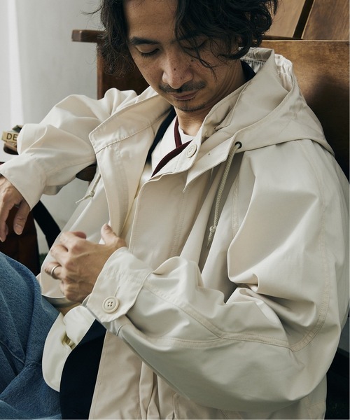 JOURNAL STANDARD relume（ジャーナルスタンダード　レリューム）の「CALIFORNIA フーデッド ショートモッズコートブルゾン（ブルゾン・メンズ・ブラック/カーキ/ナチュラル・MEDIUM/LARGE）」の18枚目の写真