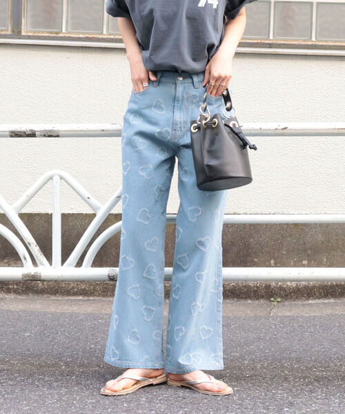 fredy repit（フレディレピ）の「ジャガードデニムセミワイドパンツ（デニムパンツ・レディース・ブルー系その他3/ブルー系その他4・38/36）」の2枚目の写真