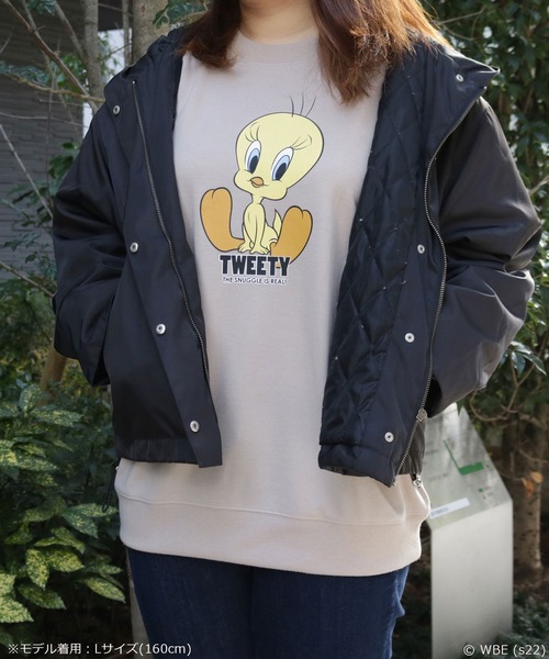 ACCOMMODE（アコモデ）の「ルーニー・テューンズ /ポンチBIGクルートレーナー（ウィメンズ）（スウェット・レディース・ネイビー/ベージュ・M）」の6枚目の写真