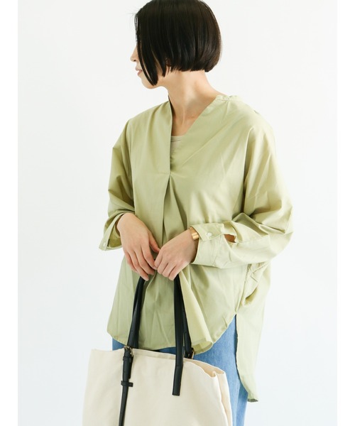 Lugnoncure（ルノンキュール）の「ドルマン袖スキッパーシャツ（シャツ/ブラウス・レディース・オフホワイト/グリーン/ベージュ・ﾌﾘ-）」の3枚目の写真