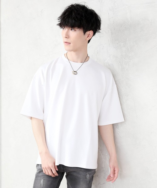 TopIsm(トップイズム)の「ワイドシルエット 接触冷感ストレッチクルーネックポンチカットソー(Tシャツ/カットソー・メンズ・ホワイト/ライトグレー/ライトブルー/ブラック/ライトピンク/グレイッシュベージュ・LL/M/L)」の2枚目の写真