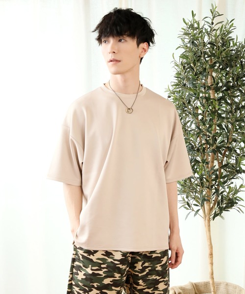 TopIsm(トップイズム)の「ワイドシルエット 接触冷感ストレッチクルーネックポンチカットソー(Tシャツ/カットソー・メンズ・ホワイト/ライトグレー/ライトブルー/ブラック/ライトピンク/グレイッシュベージュ・LL/M/L)」の5枚目の写真