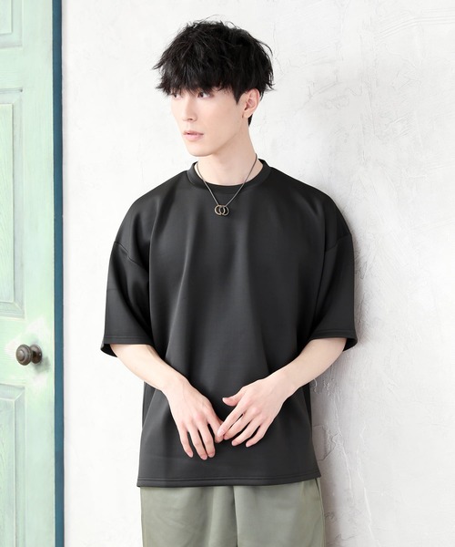 TopIsm(トップイズム)の「ワイドシルエット 接触冷感ストレッチクルーネックポンチカットソー(Tシャツ/カットソー・メンズ・ホワイト/ライトグレー/ライトブルー/ブラック/ライトピンク/グレイッシュベージュ・LL/M/L)」の3枚目の写真