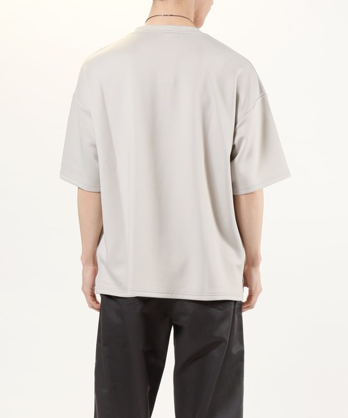 TopIsm(トップイズム)の「ワイドシルエット 接触冷感ストレッチクルーネックポンチカットソー(Tシャツ/カットソー・メンズ・ホワイト/ライトグレー/ライトブルー/ブラック/ライトピンク/グレイッシュベージュ・LL/M/L)」の15枚目の写真