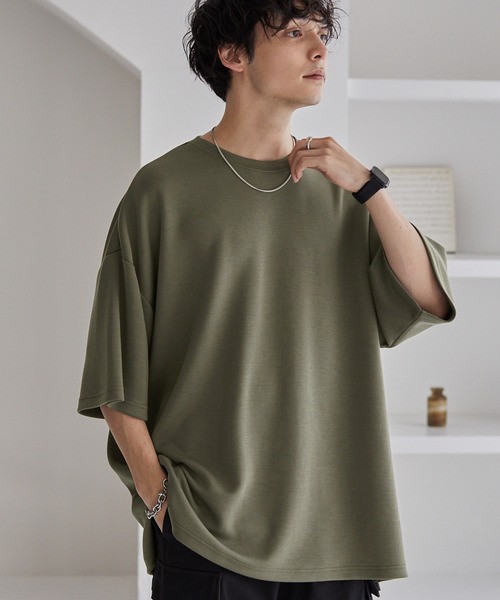 MONO-MART（モノマート）の「サイドスリットハイポンチ ルーズオーバードレープS/Sカットソー（Tシャツ/カットソー・メンズ・ライトグレー/ブラック/オリーブ/イエロー/ブルー/モカ/グレイッシュブルー/チャコール/ピンク系/ホワイト/ダークブラウン/バーガンディー/カーキ/グレー系/ライトブルー/ミント/グレー系1・M/L）」の11枚目の写真