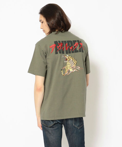 AVIREX(アヴィレックス)の「ヘヴィオンス エンブロイダリー Tシャツ "アヴィレックス" / S/S HEAVY OZ EMBROIDERY T-SHIRT "アヴィレックス"(Tシャツ/カットソー・メンズ・オフホワイト/ブラック/モカ/オリーブ・X-LARGE/XX-LARGE/MEDIUM/LARGE)」の4枚目の写真