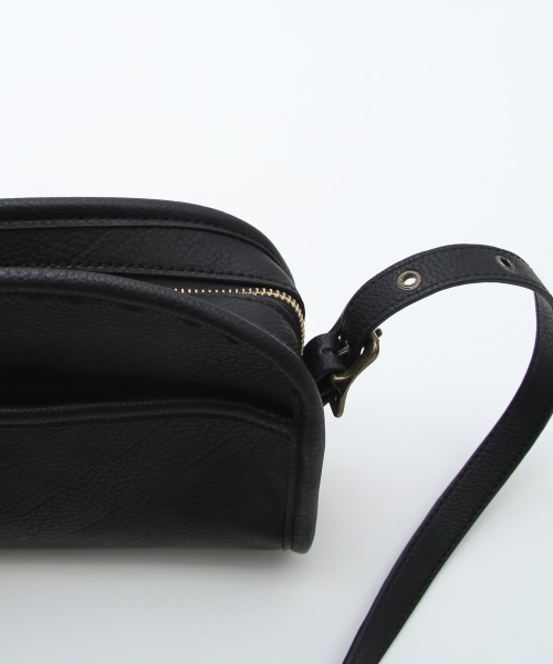 coen（コーエン）の「フェイクレザーショルダーバッグ（ショルダーバッグ・レディース・ブラック/ブラウン・FREE）」の4枚目の写真