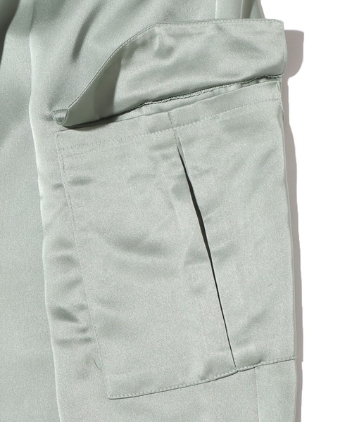 atmos pink（アトモスピンク）の「atmos pink サテンカーゴパンツ（カーゴパンツ・レディース・ホワイト/ブラック/ミント・FREE）」の17枚目の写真