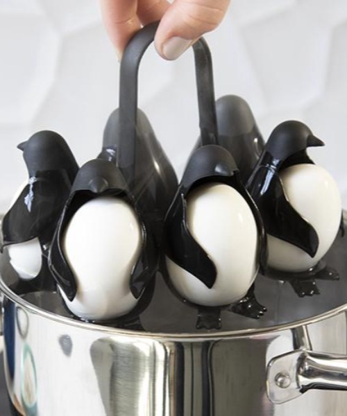 BIRTHDAY BAR（バースデイバー）の「【Peleg Design ペレグデザイン】エッグインズエッグホルダー（キッチンツール・レディース・ブラック・フリー）」の4枚目の写真