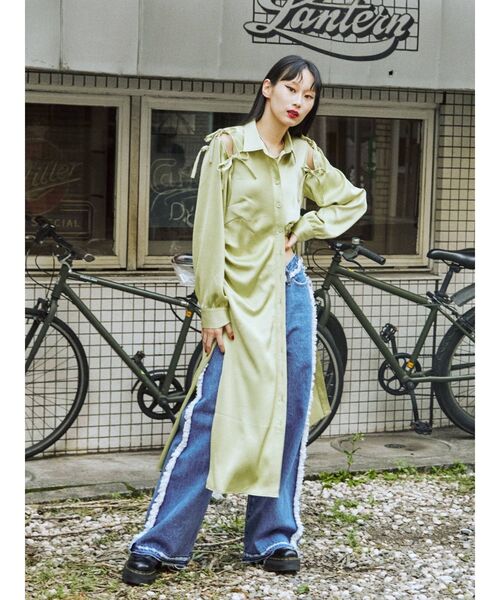 jouetie(ジュエティ)の「フリンジアシメウエストデニム(デニムパンツ・レディース・ライトブルー/ブラック/パープル・SMALL/MEDIUM)」の5枚目の写真