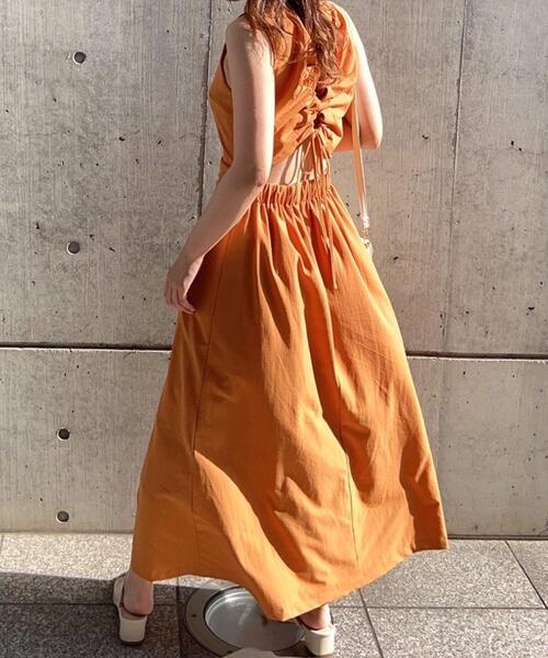 INGNI（イング）の「リネンライクBACKオープンノースリ／ワンピース（ワンピース・レディース・ブラック/オレンジ/ライトベージュ・M）」の5枚目の写真