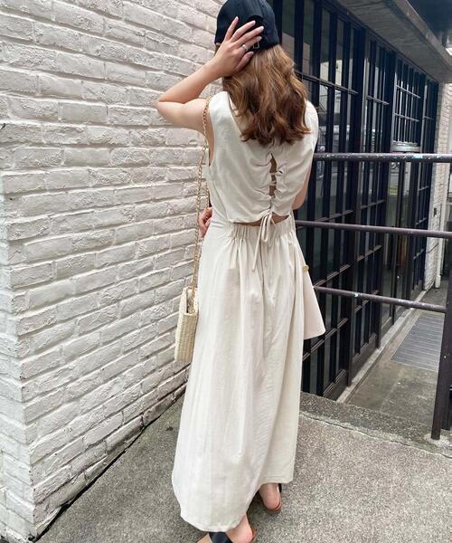 INGNI（イング）の「リネンライクBACKオープンノースリ／ワンピース（ワンピース・レディース・ブラック/オレンジ/ライトベージュ・M）」の4枚目の写真