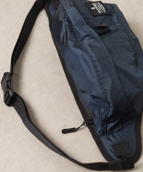 MAKAVELIC（マキャベリック）の「【62】【it】【MAKAVELIC】RICO SUPER LIGHT WAIST BAG（ボディバッグ/ウエストポーチ・レディース・ブラック/ネイビー/ベージュ・FREE）」の9枚目の写真
