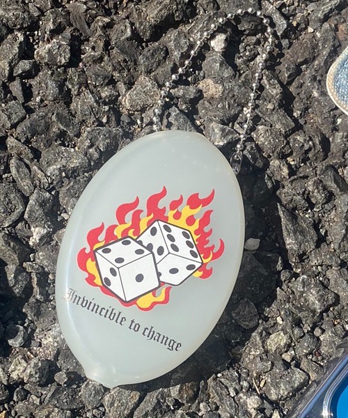 SPINNS(スピンズ)の「イラストロゴ ラバーコインケース(コインケース・レディース・A/B/C/D/E・ONESIZE)」の5枚目の写真