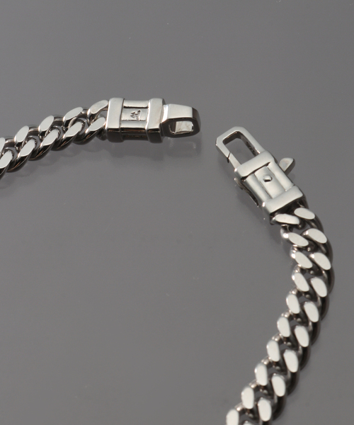 TOM WOOD（トムウッド）の「【TOM WOOD / トムウッド】CURB BRACELET L（ブレスレット・メンズ・シルバー・7）」の4枚目の写真
