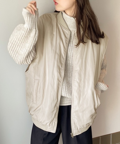 Java（ジャバ）の「《JaVa ジャバコラボ》毎日着たい！バックギャザー中綿ミリタリーベスト（ダウンベスト・レディース・ブラック/カーキ/モカ/ベージュ系その他・MEDIUM/LARGE/X-LARGE）」の4枚目の写真