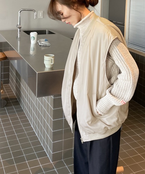 Java（ジャバ）の「《JaVa ジャバコラボ》毎日着たい！バックギャザー中綿ミリタリーベスト（ダウンベスト・レディース・ブラック/カーキ/モカ/ベージュ系その他・MEDIUM/LARGE/X-LARGE）」の10枚目の写真