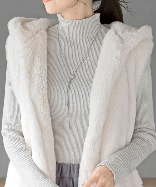 rps（アールピーエス）の「フェイクファーフードベスト（ベスト・レディース・ベージュ/アイボリー/モカ/チャコールグレー・フリー）」の20枚目の写真