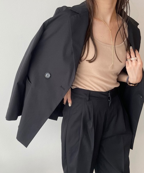 JUNOAH（ジュノア）の「ジャケットスラックスセットアップ（セットアップ・レディース・ブラック/ベージュ系その他/グレイッシュベージュ・MEDIUM/LARGE）」の5枚目の写真