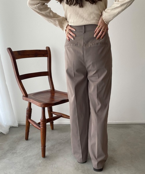 JUNOAH（ジュノア）の「ジャケットスラックスセットアップ（セットアップ・レディース・ブラック/ベージュ系その他/グレイッシュベージュ・MEDIUM/LARGE）」の15枚目の写真