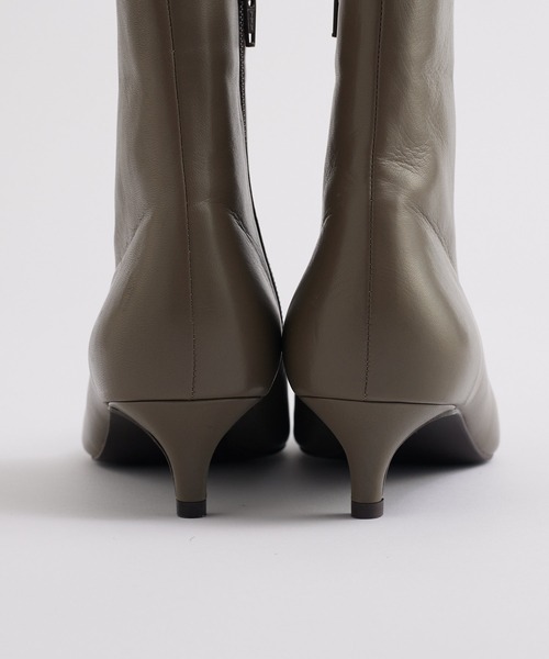 RIVE DROITE（リヴドロワ）の「レディライクな足元を演出する/ポインテッドショートブーツ（ブーツ・レディース・ブラック/グレー系その他・24.5/23.5）」の6枚目の写真