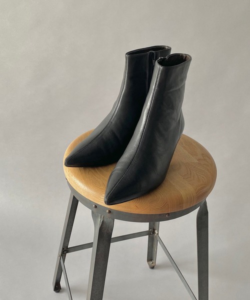 RIVE DROITE（リヴドロワ）の「レディライクな足元を演出する/ポインテッドショートブーツ（ブーツ・レディース・ブラック/グレー系その他・24.5/23.5）」の7枚目の写真