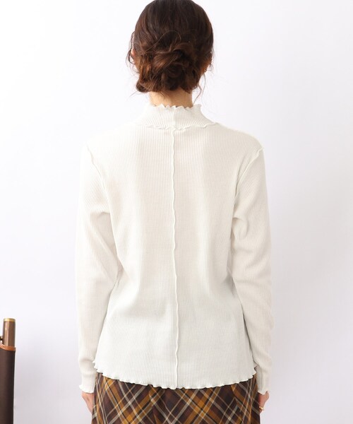 DRESKIP（ドレスキップ）の「◆【フェミニンにも、レイヤードにも活躍！】リブハイネック メロートップス（Tシャツ/カットソー・レディース・ブラック/オフホワイト/グリーン/ホワイト系3・02/03）」の13枚目の写真