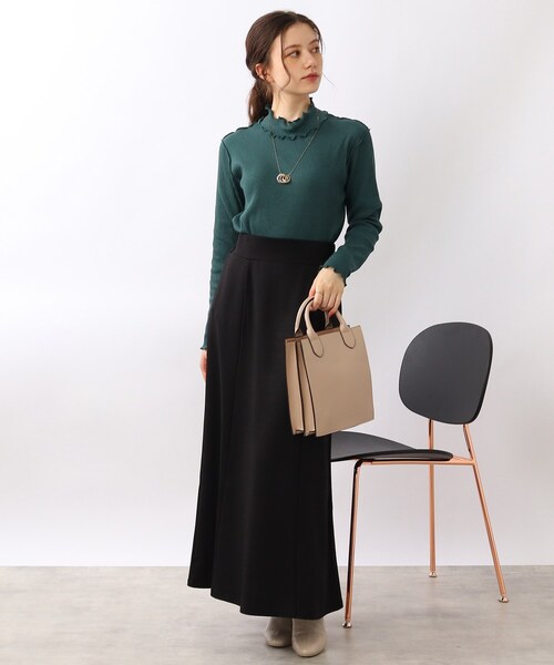 DRESKIP（ドレスキップ）の「◆【フェミニンにも、レイヤードにも活躍！】リブハイネック メロートップス（Tシャツ/カットソー・レディース・ブラック/オフホワイト/グリーン/ホワイト系3・02/03）」の10枚目の写真