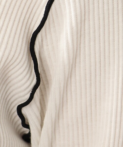 DRESKIP（ドレスキップ）の「◆【フェミニンにも、レイヤードにも活躍！】リブハイネック メロートップス（Tシャツ/カットソー・レディース・ブラック/オフホワイト/グリーン/ホワイト系3・02/03）」の15枚目の写真