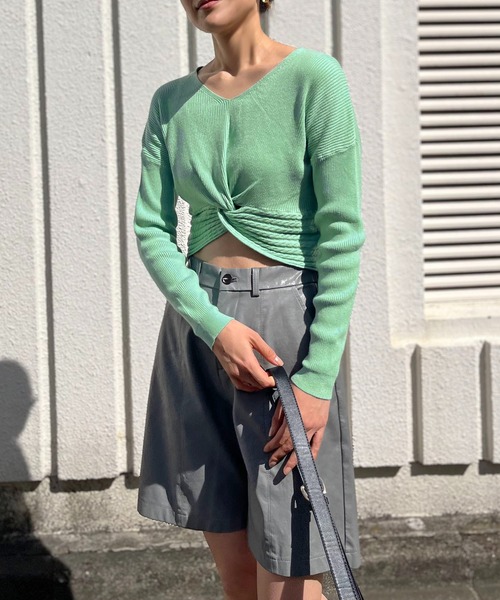 Jewelobe（ジュエローブ）の「フロントノットクロップドニット（ニット/セーター・レディース・ブラック/アイボリー/グリーン/ホワイト・FREE）」の4枚目の写真