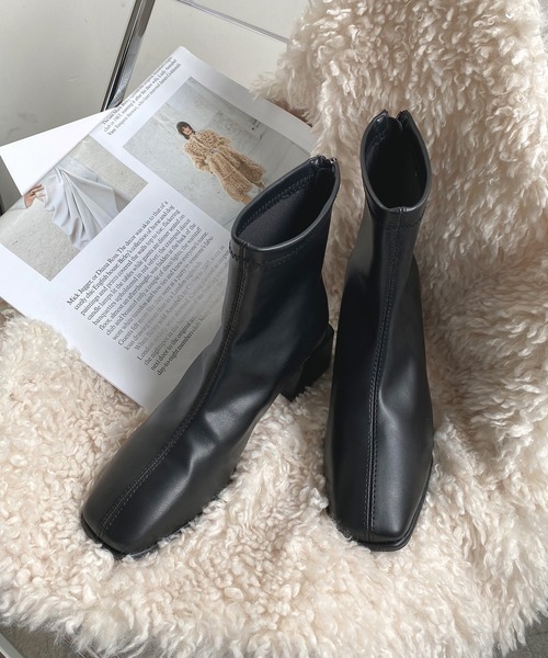 Futier land(フューティアランド)の「スクエアトゥオーバーヒールブーツ(ブーツ・レディース・キャメル/ブラウン/ブラック/アイボリー/グレイッシュベージュ・36/37/38/39/40)」の2枚目の写真