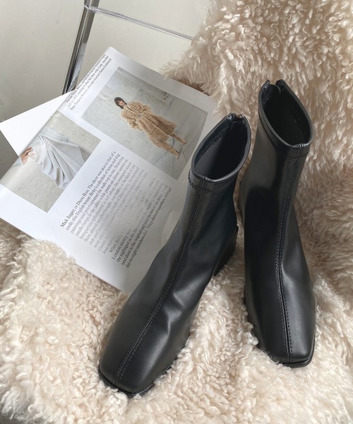 Futier land(フューティアランド)の「スクエアトゥオーバーヒールブーツ(ブーツ・レディース・キャメル/ブラウン/ブラック/アイボリー/グレイッシュベージュ・36/37/38/39/40)」の8枚目の写真