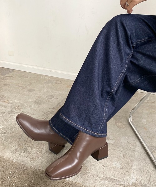 Futier land(フューティアランド)の「スクエアトゥオーバーヒールブーツ(ブーツ・レディース・キャメル/ブラウン/ブラック/アイボリー/グレイッシュベージュ・36/37/38/39/40)」の17枚目の写真