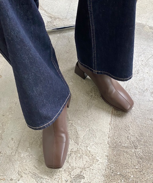 Futier land(フューティアランド)の「スクエアトゥオーバーヒールブーツ(ブーツ・レディース・キャメル/ブラウン/ブラック/アイボリー/グレイッシュベージュ・36/37/38/39/40)」の18枚目の写真