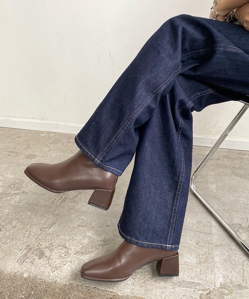 Futier land(フューティアランド)の「スクエアトゥオーバーヒールブーツ(ブーツ・レディース・キャメル/ブラウン/ブラック/アイボリー/グレイッシュベージュ・36/37/38/39/40)」の20枚目の写真