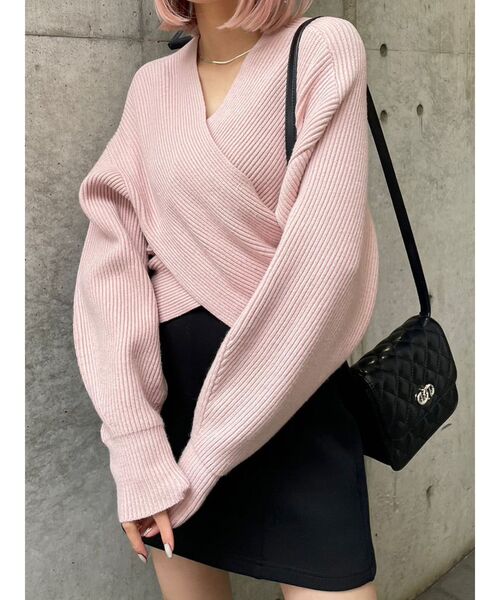 EMODA（エモダ）の「ワイドクロスニット（ニット/セーター・レディース・ピンク/ブラック/アイボリー・FREE）」の4枚目の写真