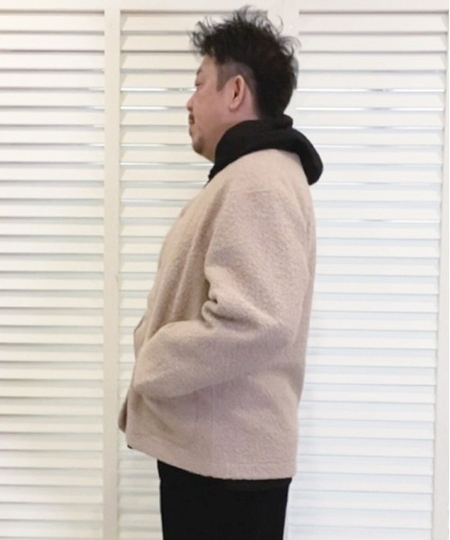 Alil(アリル)の「【Alil】アリル ボア Vネック ブルゾン カーディガン 大人カジュアル(ブルゾン・メンズ・グレイッシュベージュ/チャコールグレー/ブラック・LARGE/SMALL/MEDIUM)」の11枚目の写真