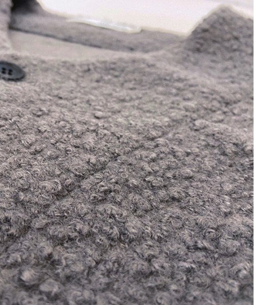 Alil(アリル)の「【Alil】アリル ボア Vネック ブルゾン カーディガン 大人カジュアル(ブルゾン・メンズ・グレイッシュベージュ/チャコールグレー/ブラック・LARGE/SMALL/MEDIUM)」の17枚目の写真