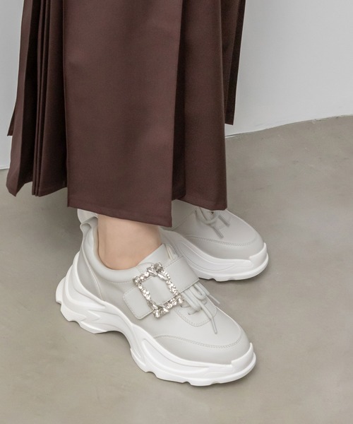 RANDA（ランダ）の「ビジューバックルスニーカー（スニーカー・レディース・グレー/ホワイト/ブラック・L/LL/M/S）」の3枚目の写真