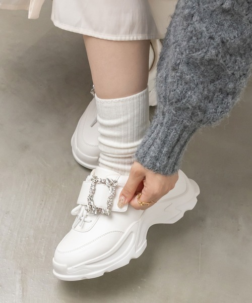 RANDA（ランダ）の「ビジューバックルスニーカー（スニーカー・レディース・グレー/ホワイト/ブラック・L/LL/M/S）」の2枚目の写真