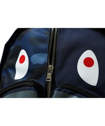 A BATHING APE（アベイシングエイプ）の「COLOR CAMO SHARK DAY