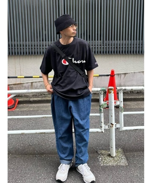 PLUS ONE(プラスワン)の「【PLUS ONE】PLワンルームショルダーバッグ(ショルダーバッグ・メンズ・ブラック/ライトベージュ・ONE SIZE)」の5枚目の写真